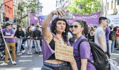 TODAS LAS VOCES DE LOS QUE SALIERON A DEFENDER LA UNIVERSIDAD PÚBLICA