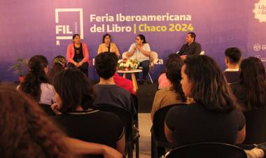 ESTUDIANTES Y DOCENTES YA DISFRUTAN DE LAS PROPUESTAS DEL MINISTERIO DE EDUCACIÓN EN LA FIL CHACO 2024