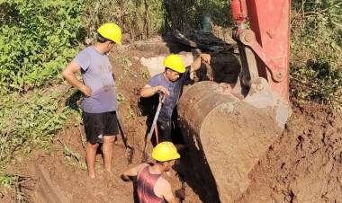 CON REPARACIONES EN EL TRAMO PRESIDENCIA ROCA-LAGUNA LIMPIA, SAMEEP CONTINUÓ HOY CON EL PLAN DE INTERVENCIÓN DEL ACUEDUCTO DE LAS 7 LOCALIDADES