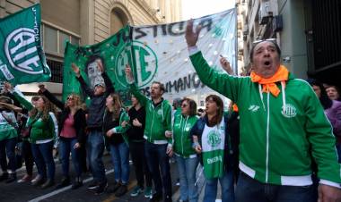 ATE PARA Y SE MOVILIZA CONTRA EL DESGUACE DEL ESTADO Y LOS DESPIDOS