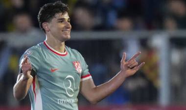 JULIÁN ALVAREZ SALVÓ DEL PAPELÓN AL ATLÉTICO MADRID EN LA COPA DEL REY
