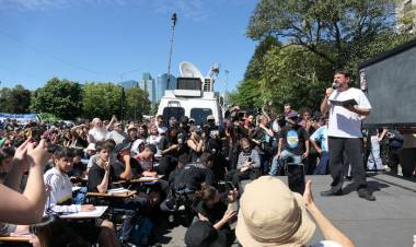 JUAN GRABOIS ORGANIZÓ UNA CLASE PÚBLICA SOBRE EL LAWFARE FRENTE A COMODORO PY