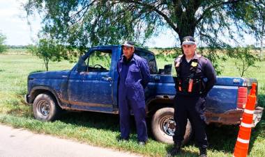 POLICÍA CAMINERA SECUESTRAN UNA CAMIONETA ADULTERADA Y DETIENEN A UN HOMBRE CON PEDIDO ACTIVO