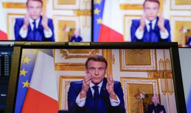 MACRON DIJO QUE NO PIENSA RENUNCIAR