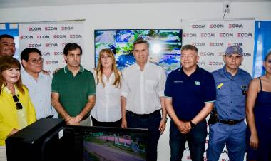 ANIVERSARIO 137° DE COLONIA POPULAR: EL GOBERNADOR ZDERO INAUGURÓ UN NUEVO CENTRO DE MONITOREO