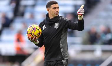 PREMIER LEAGUE: JUEGA EL ASTON VILLA DEL "DIBU" MARTÍNEZ