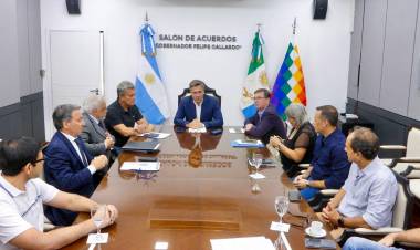 PROVINCIA Y NACIÓN COORDINAN LA EXPORTACIÓN DE CARBÓN DESDE CHACO