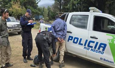 "SE ESTÁ QUEMANDO TODA LA CORDILLERA Y SE LA PASAN PERSIGUIENDO A LOS QUE APAGAN EL FUEGO"