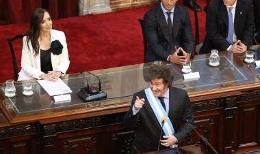 CON AXEL KICILLOF COMO ENEMIGO, JAVIER MILEI APUESTA AL PUNITIVISMO PARA GANAR LA AGENDA