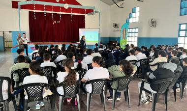 CHARLA EDUCATIVA: “EL VIAJE DE LA ENERGÍA” DE SECHEEP LLEGÓ A LA ESCUELA Nº 168 DE RESISTENCIA