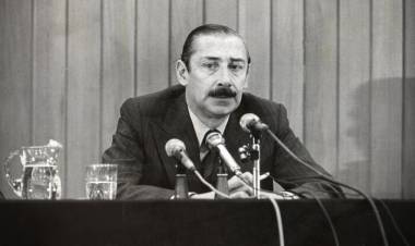 EL VIAJE EN EL QUE VIDELA DEBIÓ ADMITIR POR PRIMERA VEZ LAS DESAPARICIONES  