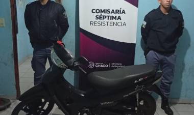 ROBÓ UNA MOTO ESTACIONADA CON LA LLAVE PUESTA, PERO LA ABANDONÓ AL VER A LA POLICÍA
