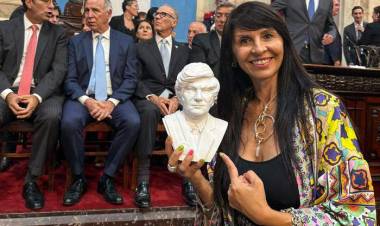SHOW LIBERTARIO EN MODO CAMPAÑA: LORENA VILLAVERDE SE HIZO UN NARCOTEST Y SUBIÓ EL VIDEO A LAS REDES