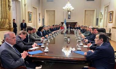 LA ACOTADA CONVOCATORIA DE MILEI A LOS GOBERNADORES