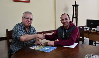 EL MUNICIPIO DE VILLA ÁNGELA RECONOCIÓ A LUIGI VICENTÍN POR SU TRAYECTORIA AUDIOVISUAL