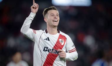 MIENTRAS ESPERA QUE RIVER ADQUIERA SU PASE, GALOPPO VACACIONA EN DISNEY
