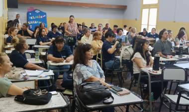 LOS DOCENTES CHAQUEÑOS CERRARON EL CICLO ESCOLAR CON UNA JORNADA DE EVALUACIÓN Y BALANCE