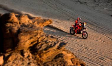 DAKAR 2026: LUCIANO BENAVIDES, FIRME EN EL TOP 5 DE MOTOS