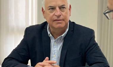 EL MINISTRO HUGO DOMÍNGUEZ DENUNCIARÁ PENALMENTE AL CONCEJAL BOLATTI POR “SUS MENTIRAS DELIRANTES