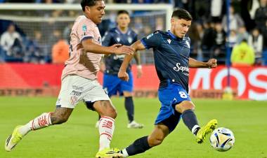 TORNEO APERTURA: VÉLEZ Y UNIÓN JUGARON UN PARTIDAZO EN LINIERS