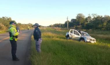 ENCONTRARON A UN HOMBRE MUERTO DENTRO DE UNA CAMIONETA SOBRE LA RUTA 90