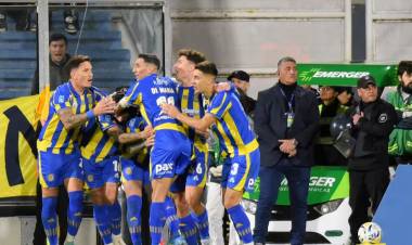 TORNEO APERTURA: ROSARIO CENTRAL ELIMINÓ A RACING EN UNA NOCHE POLÉMICA