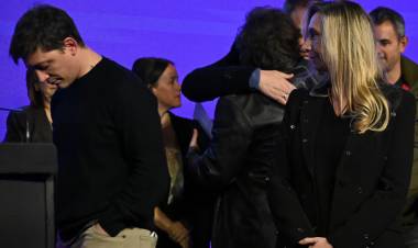 EL GOBIERNO BUSCA PAZ Y ESPERA DEBATIR LA INTERNA EN LA MESA POLÍTICA DEL MARTES