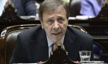 OSCAR ZAGO: “EL 99? LOS ARGENTINOS PIENSA QUE ADORNI ES UN MENTIROSO”