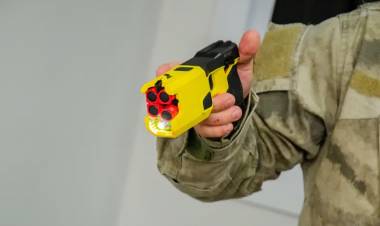 LA POLICÍA DEL CHACO SUMA PISTOLAS TASER CON PROTOCOLOS Y CAPACITACIÓN OBLIGATORIA