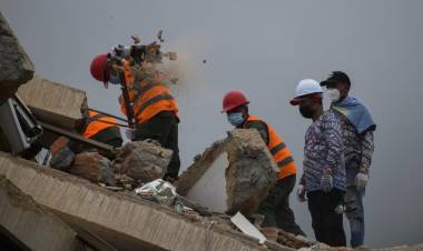 ASCIENDEN A 5.208 LOS FALLECIDOS TRAS LOS TERREMOTOS EN VENEZUELA