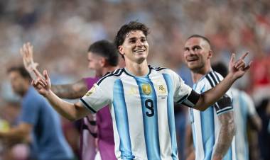 “VAMOS A LEVANTARNOS, APRENDER Y SEGUIR”: LA REFLEXIÓN DE JULIÁN ÁLVAREZ TRAS LA CAÍDA DE LA SELECCIÓN ANTE ESPAÑA