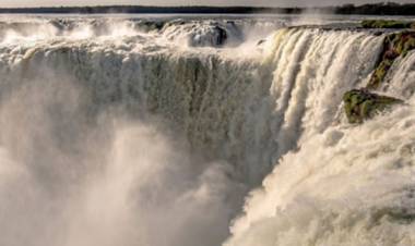 CIERRAN EL ACCESO A LA GARGANTA DEL DIABLO POR CRECIDAS EXTRAORDINARIAS DEL IGUAZÚ