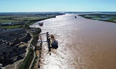 PREFECTURA NAVAL INTIMÓ A LOS TRABAJADORES A LEVANTAR EL PARO QUE AFECTA A MÁS DE 100 BARCOS