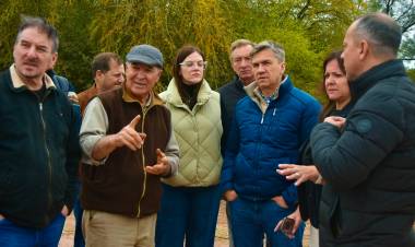 ZDERO AVANZA CON PAVIMENTO Y RIPIO PARA MEJORAR LA CONECTIVIDAD EN TRES ISLETAS