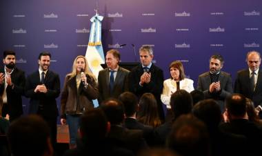 TRAS LAS AUTOCRÍTICAS, SE VUELVE A REUNIR LA MESA POLÍTICA BAJO DOS OBJETIVOS