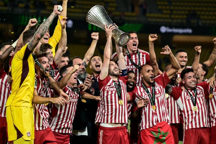 LO DIJO ARISTÓTELES, LO DIJO PLATÓN: OLYMPIACOS CAMPEÓN
