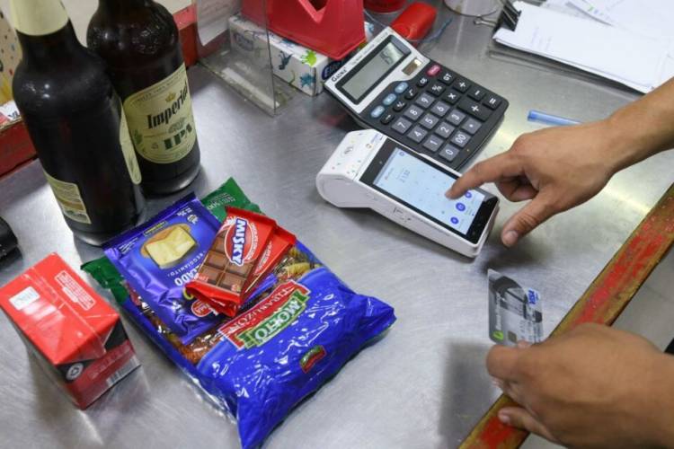 LA RECESIÓN SIGUE GOLPEANDO FUERTE AL CONSUMO: LAS VENTAS MINORISTAS CAYERON 7,3% ANUAL EN MAYO