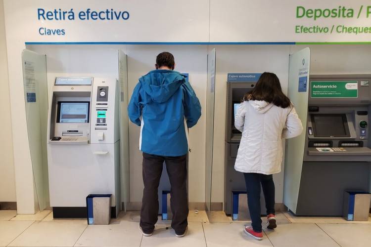 PRONOSTICAN MÁS RETRASO SALARIAL