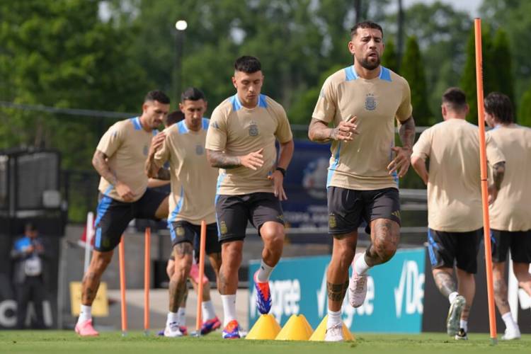 ¿AUTOELOGIO?: EL CURIOSO RECLAMO DEL DT DE CANADÁ CONTRA LA ARGENTINA