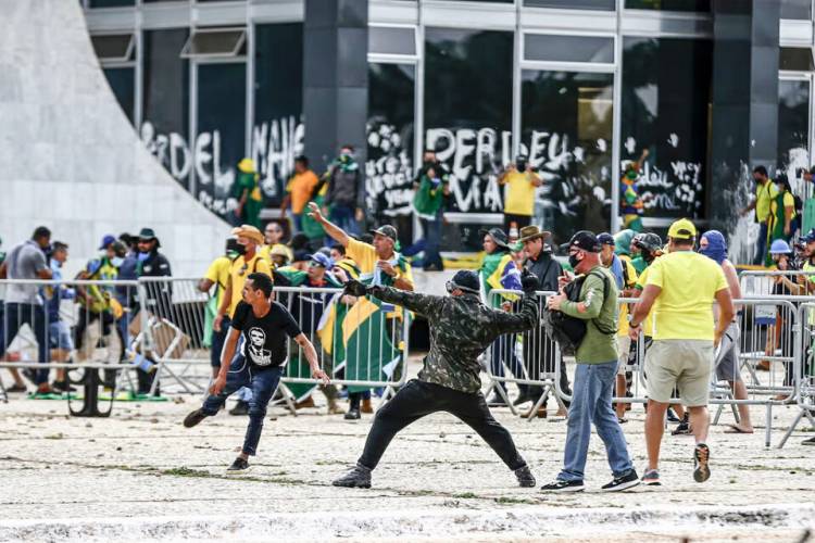 ¿ARGENTINA SANTUARIO DE GOLPISTAS BRASILEÑOS?