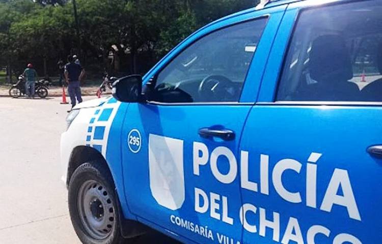 UN NIÑO CON AUTISMO SE ESCAPÓ DE SU CASA, SE CAYÓ EN UNA LAGUNA Y LA POLICÍA LOGRÓ RESCATARLO