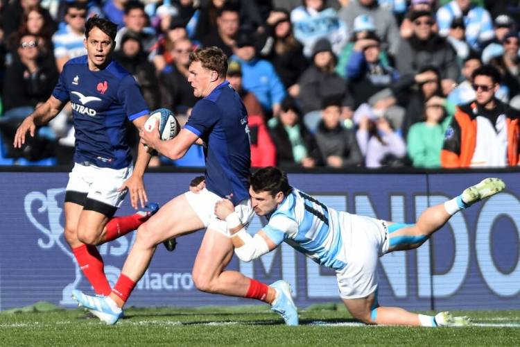 FRANCIA SUPO APROVECHAR LOS ERRORES DE LOS PUMAS Y SE IMPUSO EN MENDOZA