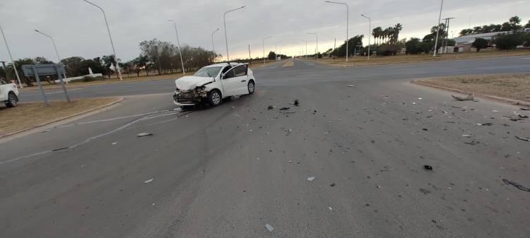 ACCIDENTE DE TRANSITO, UNA MUJER RESULTO LESIONADA