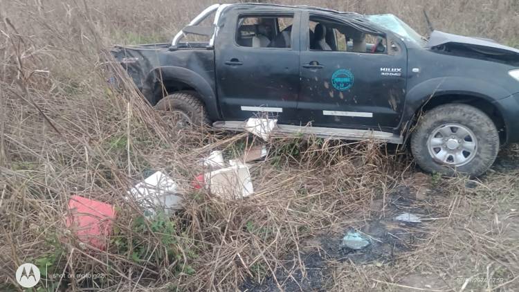 UN LESIONADO EN VUELCO DE CAMIONETA