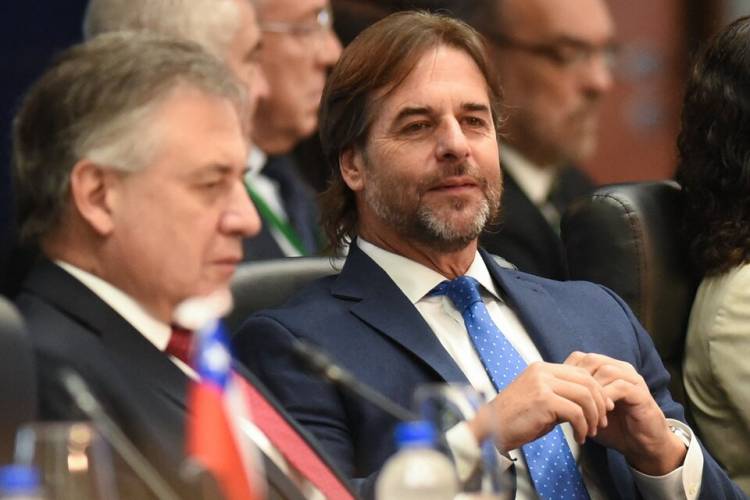 DURA FRASE DE LACALLE POU CONTRA MILEI: "ACÁ DEBERÍAMOS ESTAR TODOS LOS PRESIDENTES"