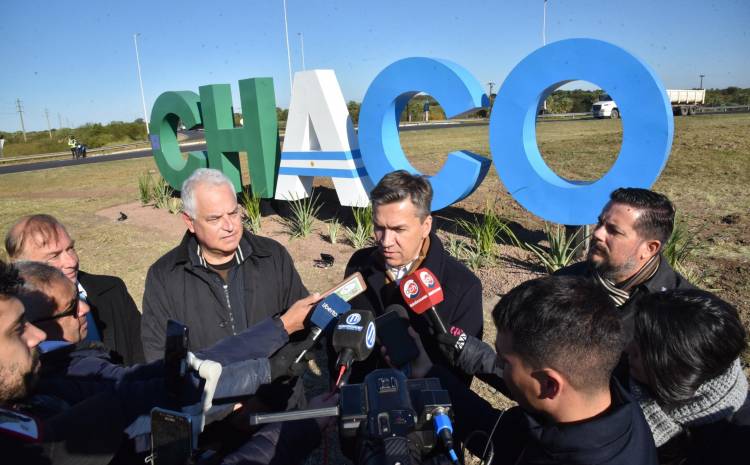 BIENAL 2024: NUEVO CARTEL DE BIENVENIDA A LOS VISITANTES EN LA ROTONDA FRENTE AL PEAJE