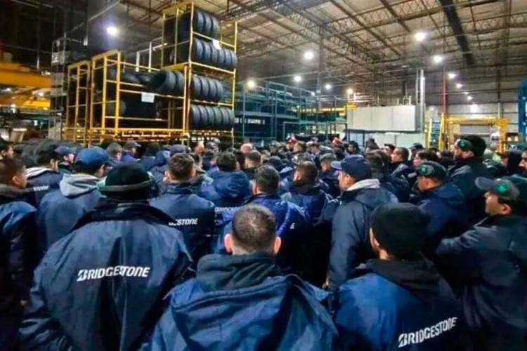 DE REPARTIR GANANCIAS EXTRAORDINARIAS A PARALIZAR LA PRODUCCIÓN
