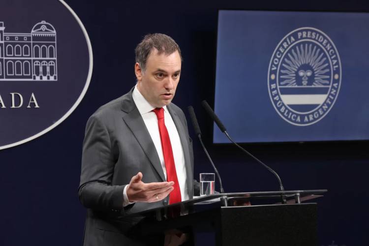ADORNI: “ES UN PAÍS QUE HISTÓRICAMENTE HA COMBATIDO AL CAPITAL, COMO DECÍA LA MARCHA FAMOSA”