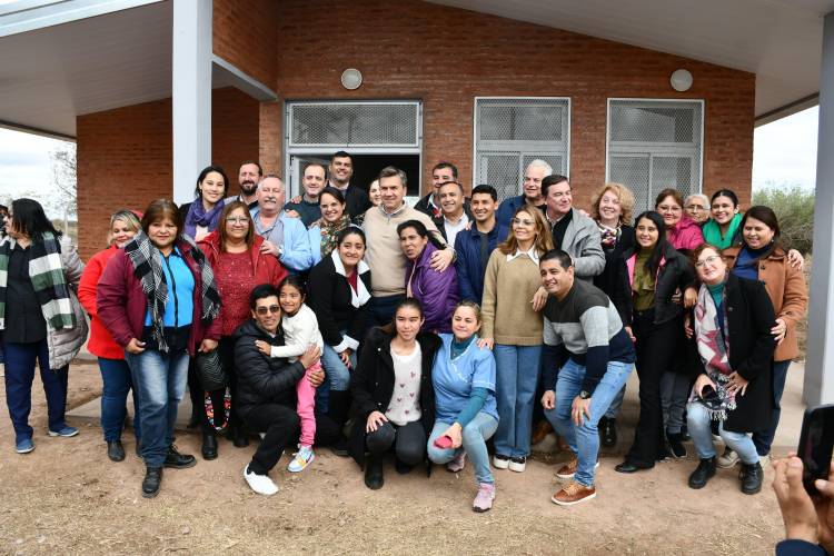 EL GOBERNADOR ZDERO INAUGURÓ UN NUEVO CAPS EN PARAJE INDIA MUERTA, PARA ATENDER LA DEMANDA DE VECINOS DE LAS BREÑAS Y SAN BERNARDO