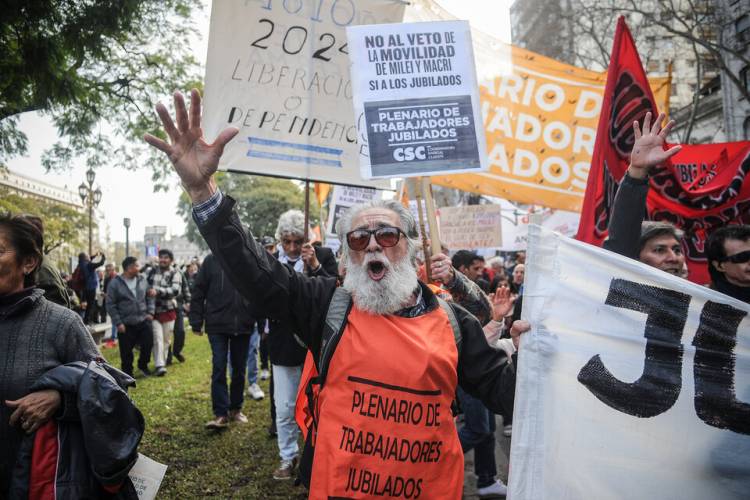 A PESAR DE LA REPRESIÓN, LOS JUBILADOS VUELVEN A MARCHAR EL PRÓXIMO MIÉRCOLES